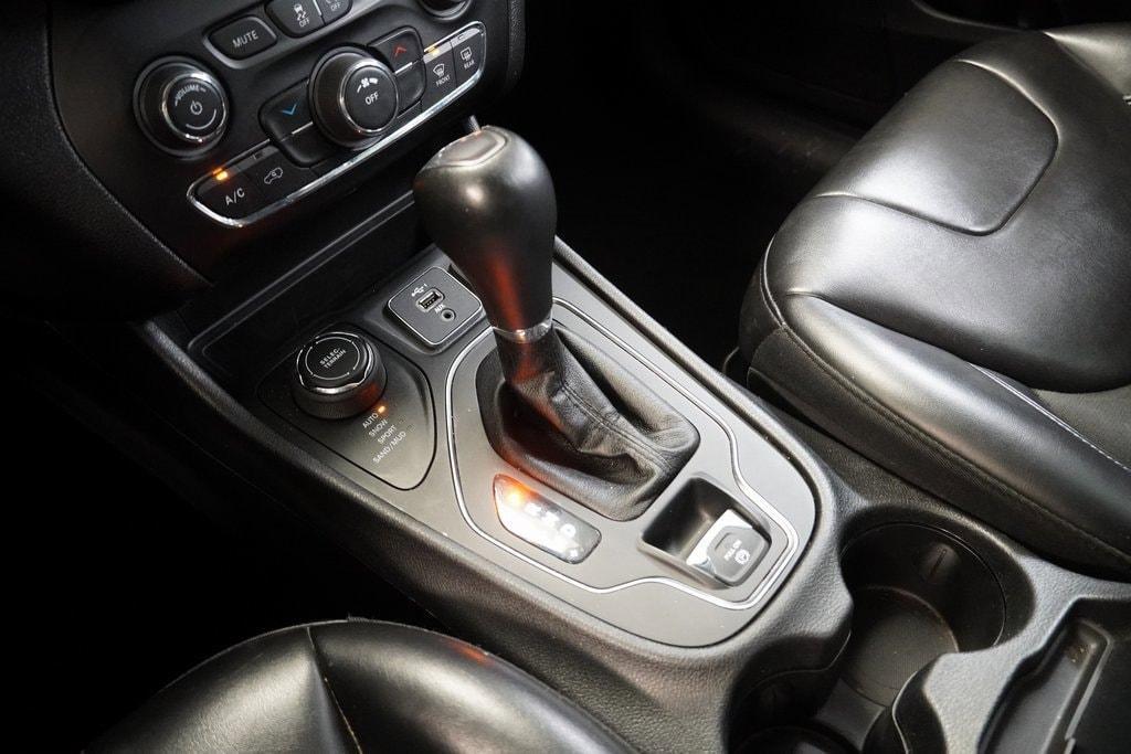 used 2020 Jeep Cherokee car, priced at $15,799