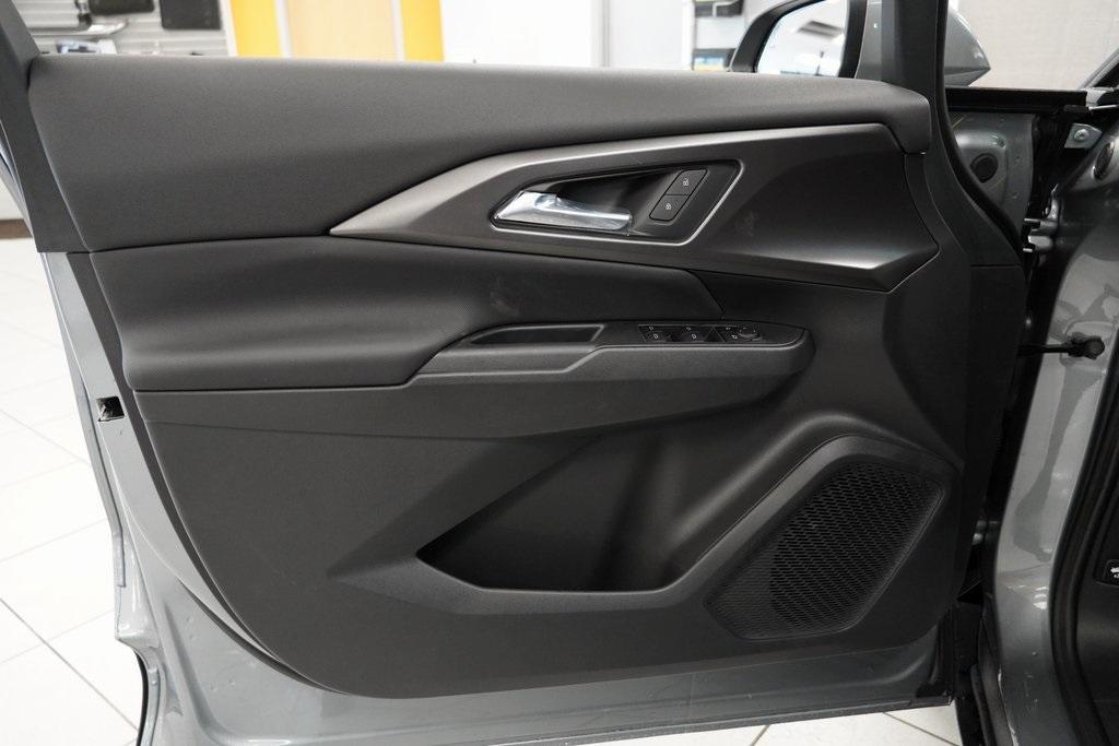 new 2025 Chevrolet Equinox EV car, priced at $29,099