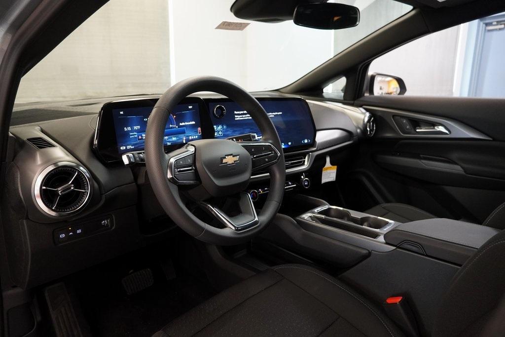 new 2025 Chevrolet Equinox EV car, priced at $29,099