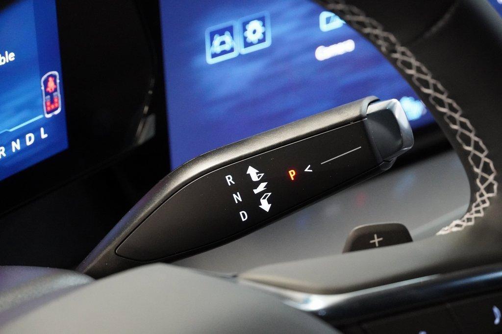 new 2025 Chevrolet Traverse car, priced at $40,290