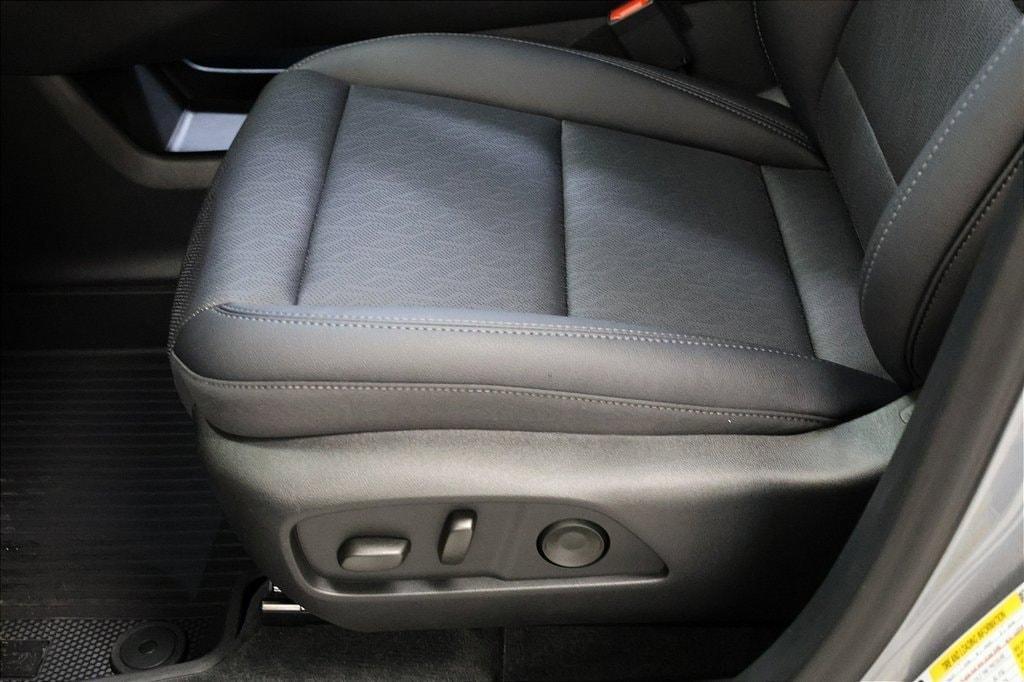 new 2026 Chevrolet Equinox car, priced at $28,290