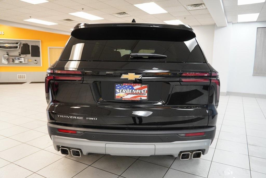 new 2025 Chevrolet Traverse car, priced at $43,209