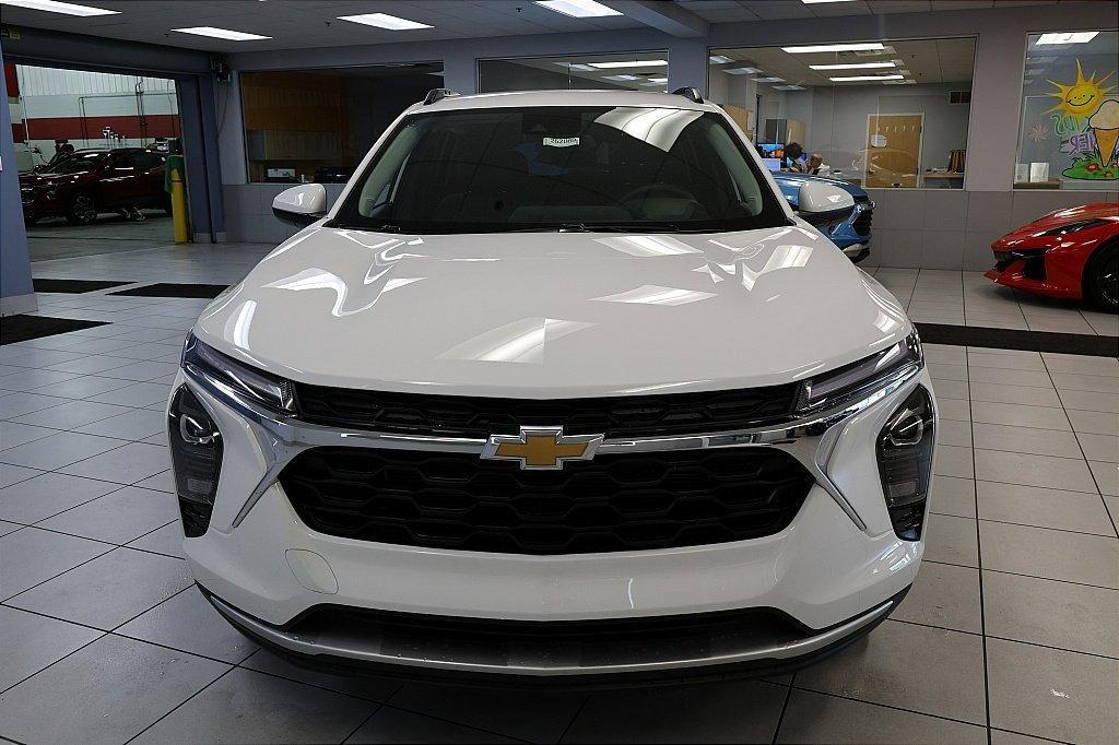 new 2025 Chevrolet Trax car, priced at $21,299