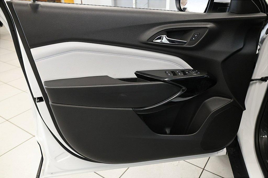 new 2025 Chevrolet Trax car, priced at $21,299