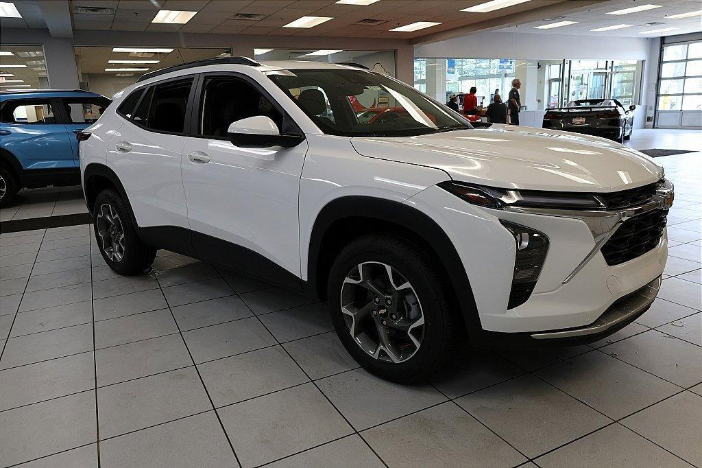 new 2025 Chevrolet Trax car, priced at $21,299