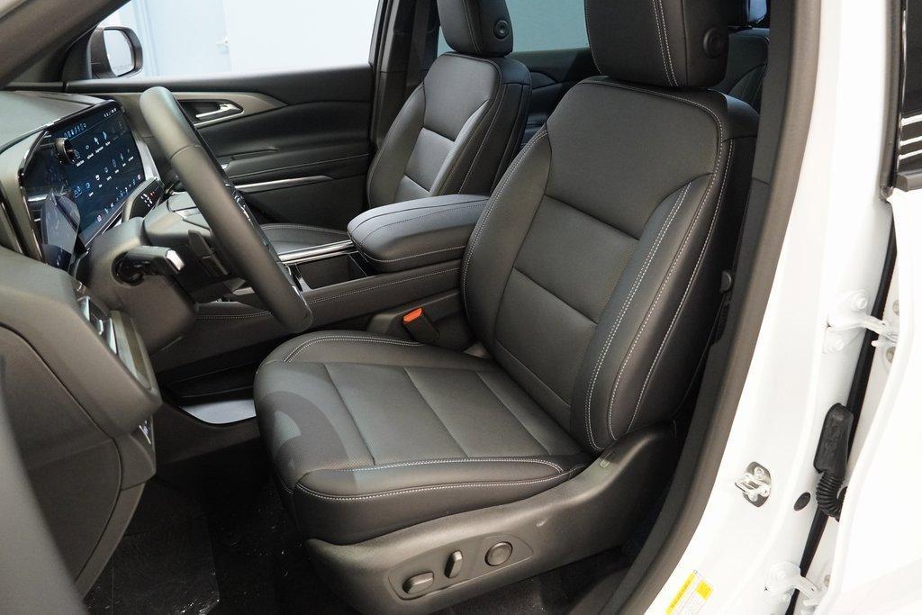 new 2025 Chevrolet Traverse car, priced at $43,790