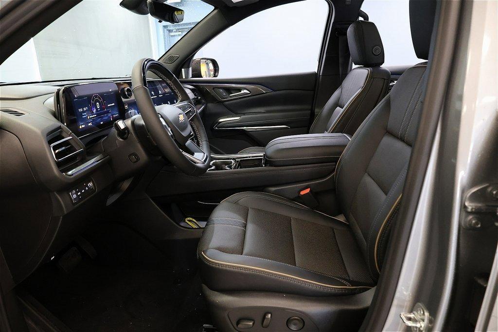 new 2026 Chevrolet Traverse car, priced at $59,201