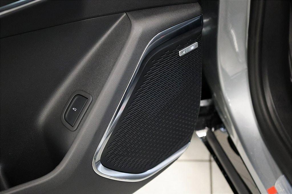 new 2026 Chevrolet Traverse car, priced at $59,201