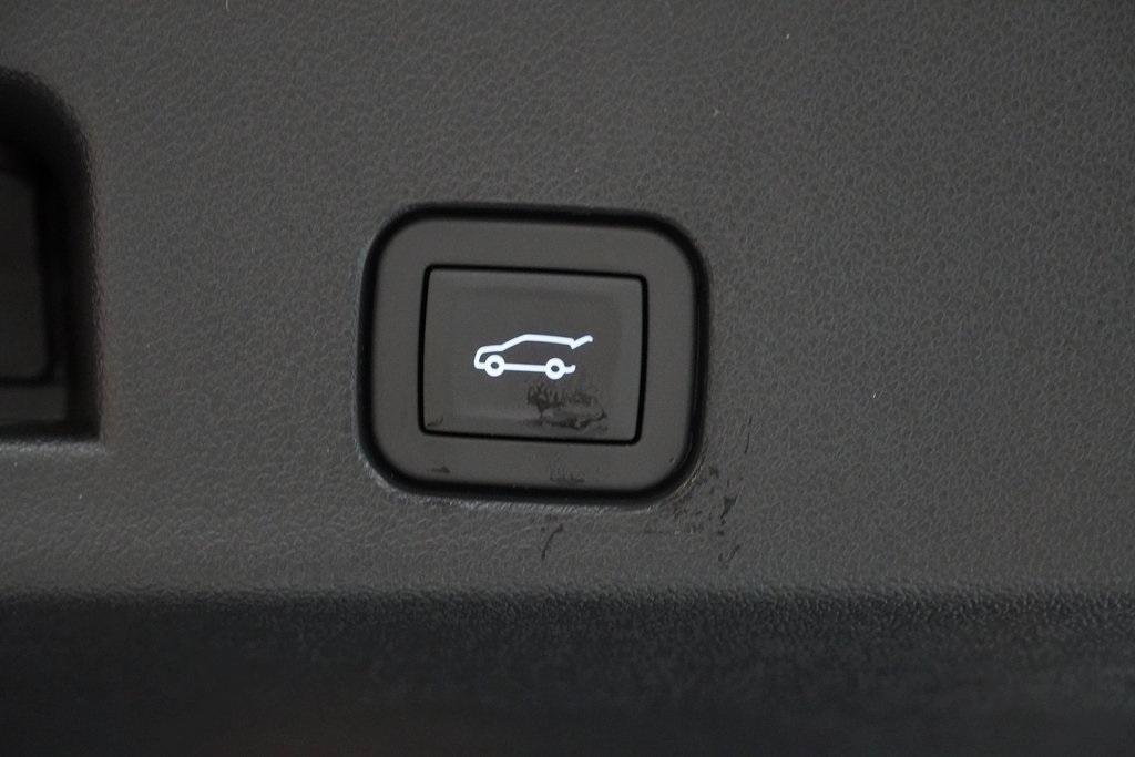new 2025 Chevrolet Traverse car, priced at $43,060