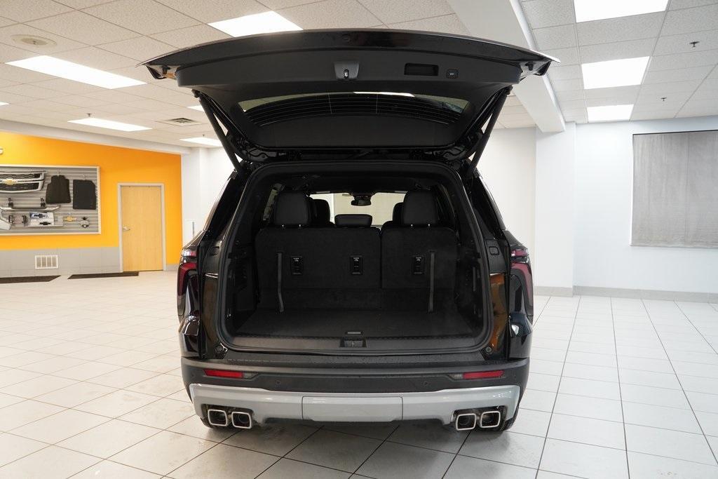 new 2025 Chevrolet Traverse car, priced at $43,060