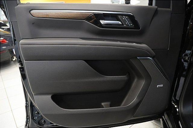 new 2025 Chevrolet Suburban car, priced at $90,900