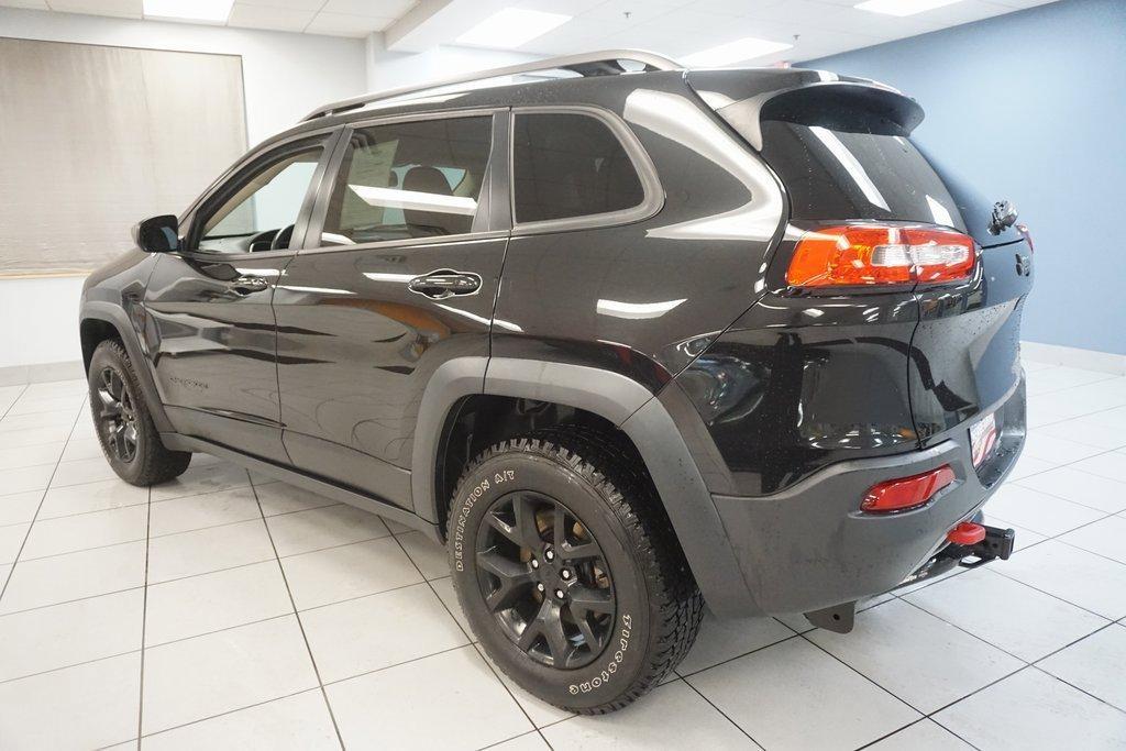 used 2015 Jeep Cherokee car, priced at $12,995