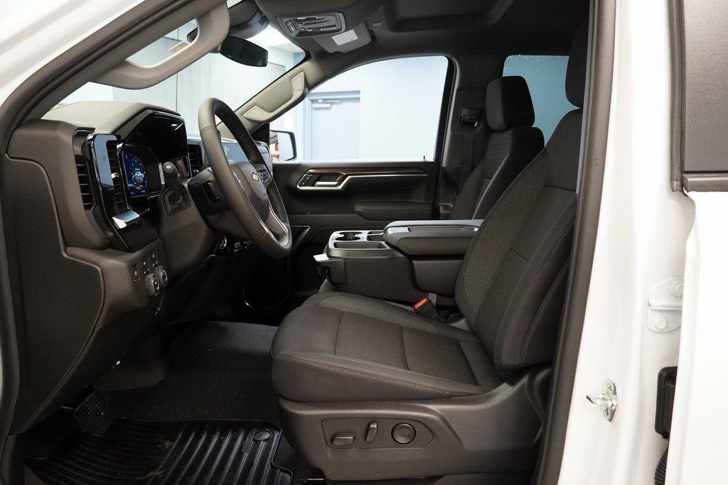 new 2025 Chevrolet Silverado 1500 car, priced at $40,245