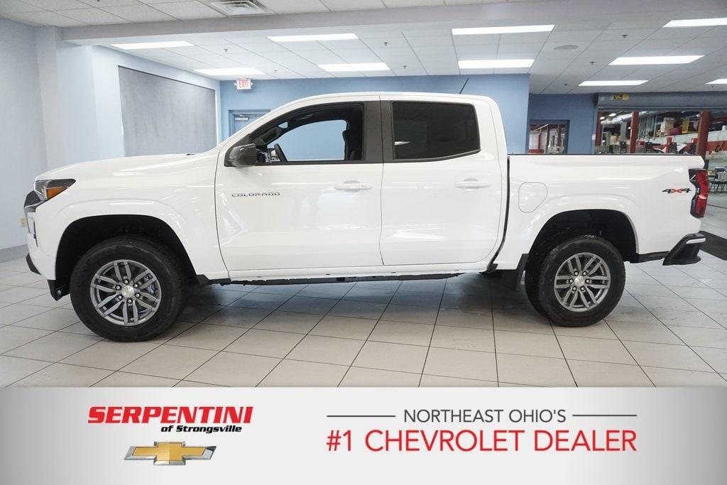 new 2024 Chevrolet Colorado car, priced at $39,995