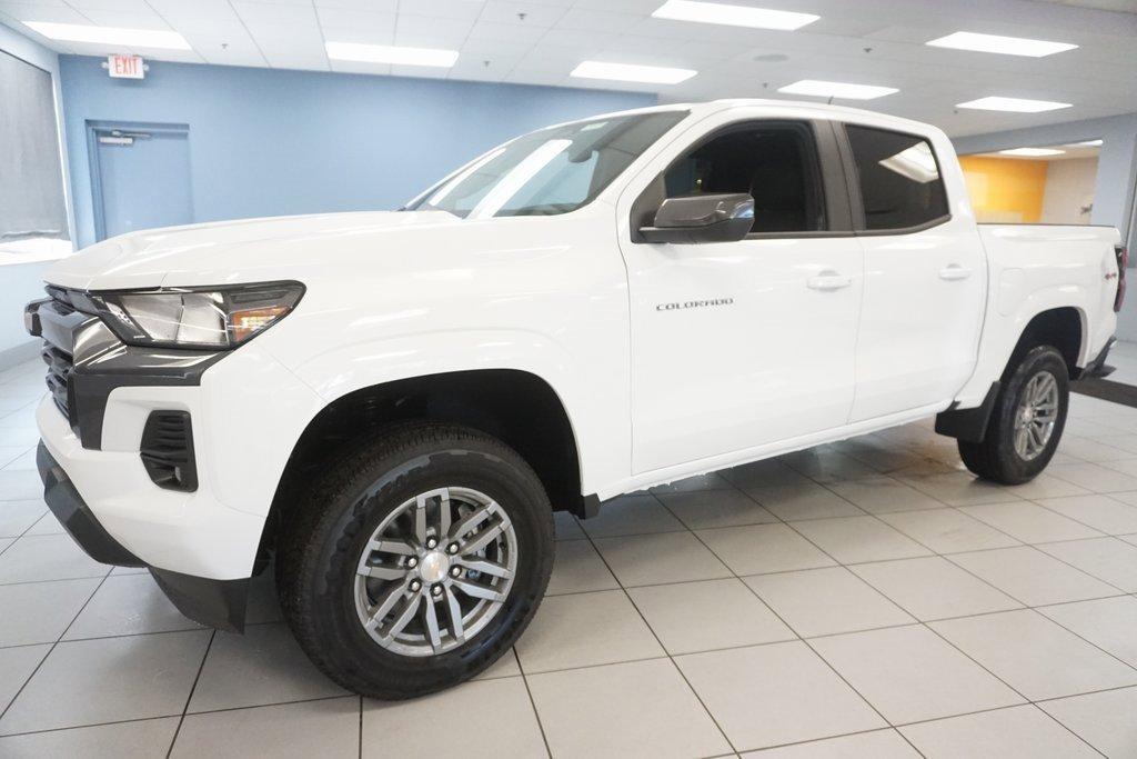 new 2024 Chevrolet Colorado car, priced at $39,995