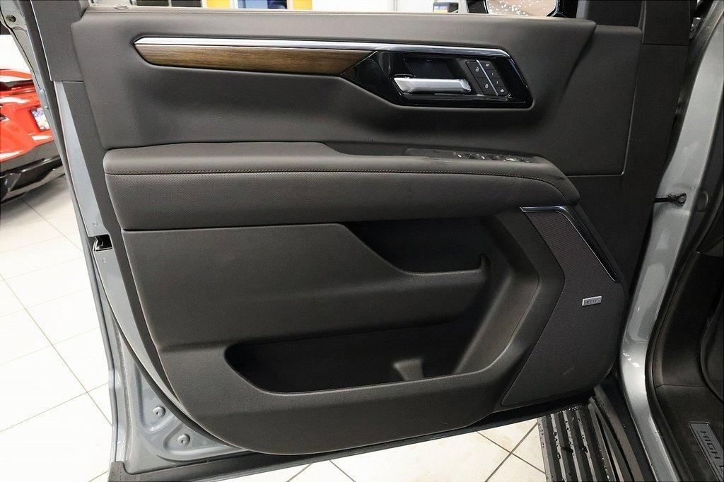 new 2025 Chevrolet Suburban car, priced at $85,499