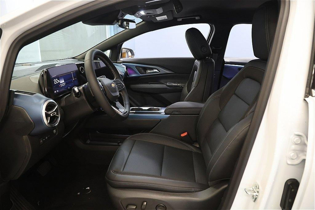 new 2025 Chevrolet Equinox EV car, priced at $33,590