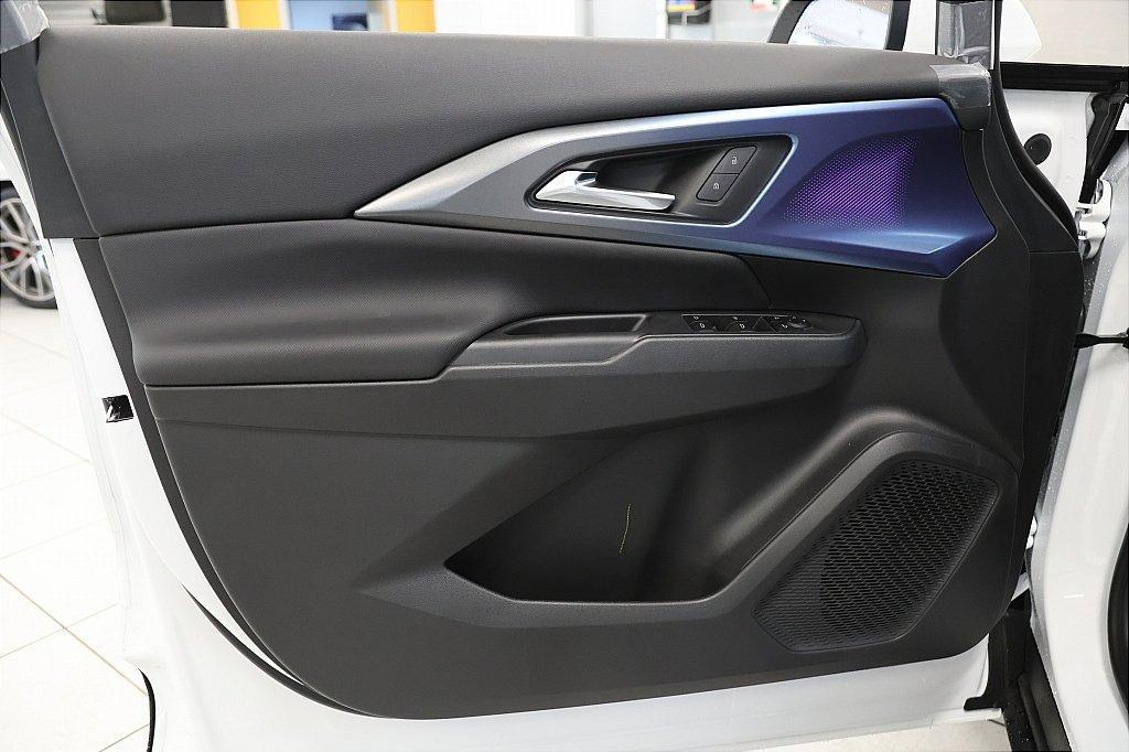 new 2025 Chevrolet Equinox EV car, priced at $33,590