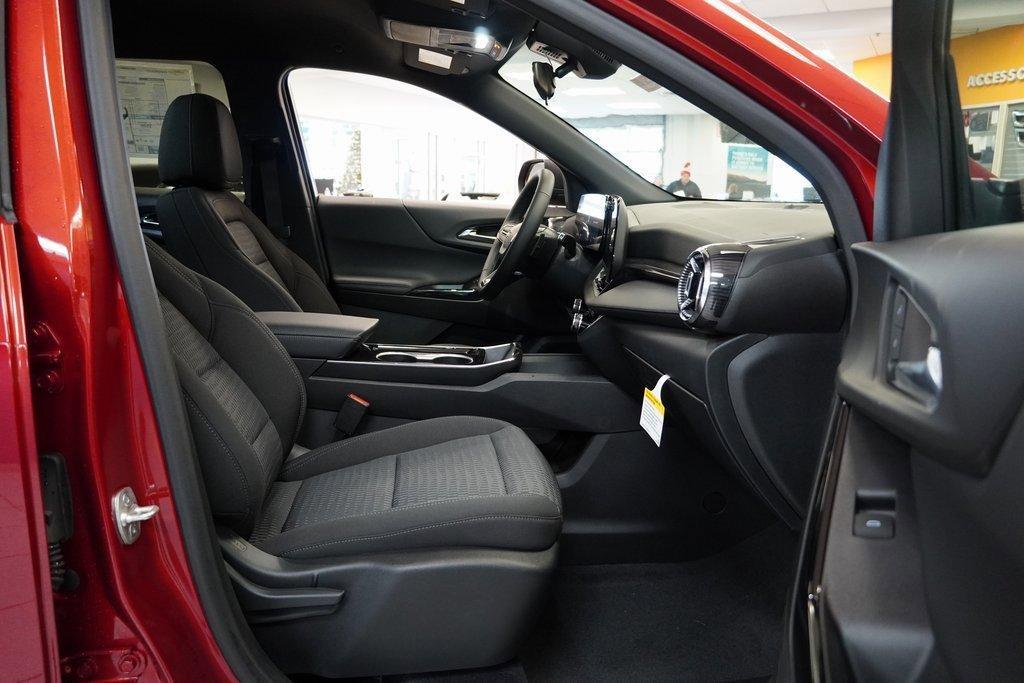 new 2025 Chevrolet Equinox car, priced at $29,329