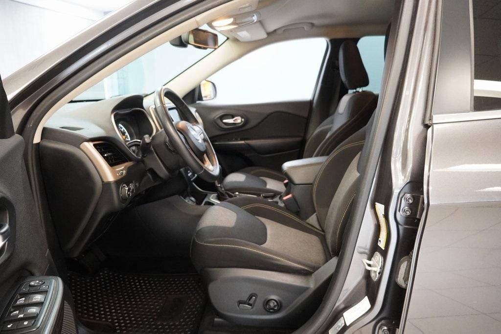 used 2014 Jeep Cherokee car, priced at $9,900
