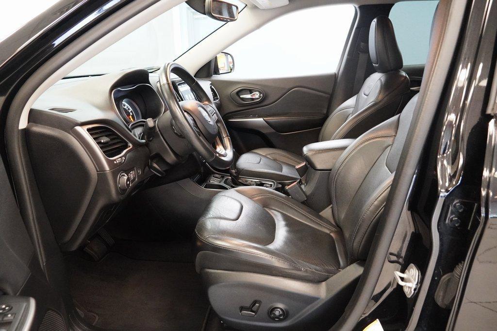used 2019 Jeep Cherokee car, priced at $15,995
