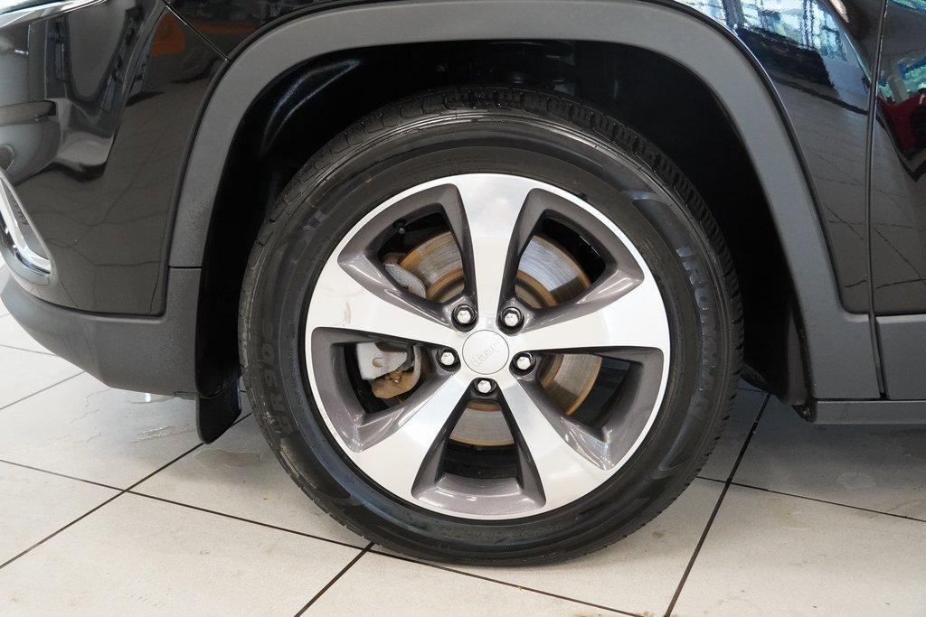 used 2019 Jeep Cherokee car, priced at $15,995