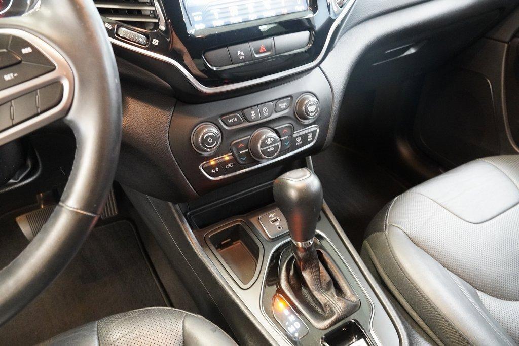 used 2019 Jeep Cherokee car, priced at $15,995