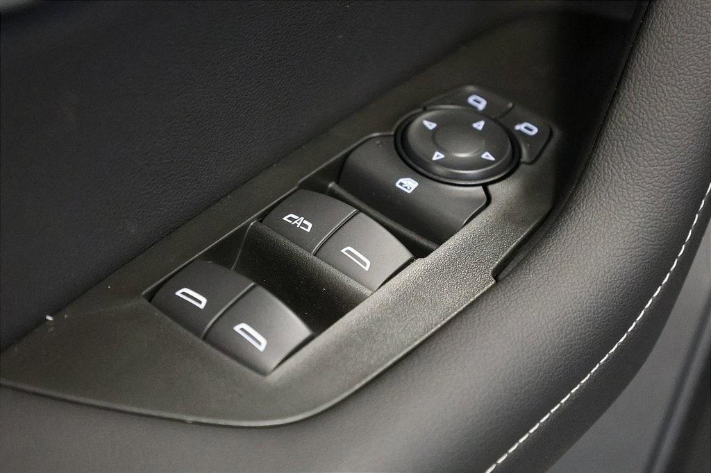 new 2025 Chevrolet Blazer car, priced at $33,415