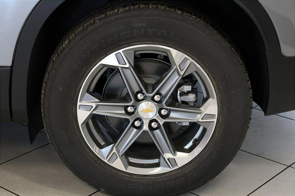 new 2025 Chevrolet Blazer car, priced at $33,415