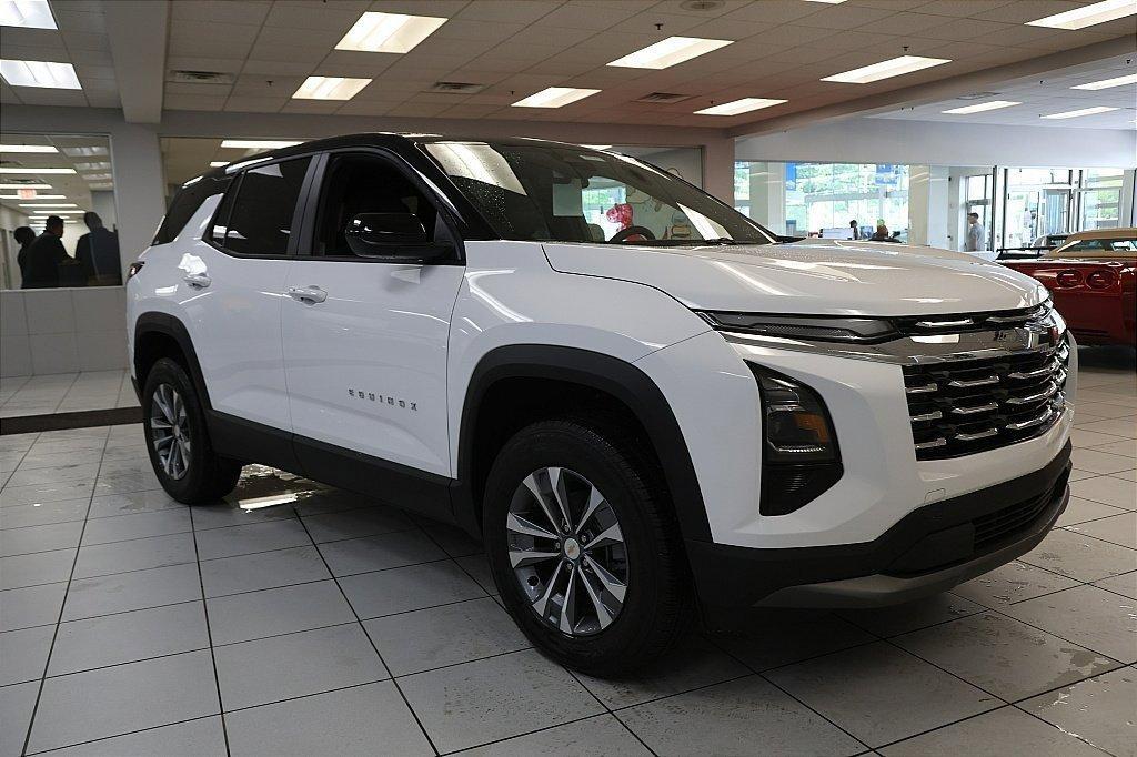 new 2026 Chevrolet Equinox car, priced at $31,299
