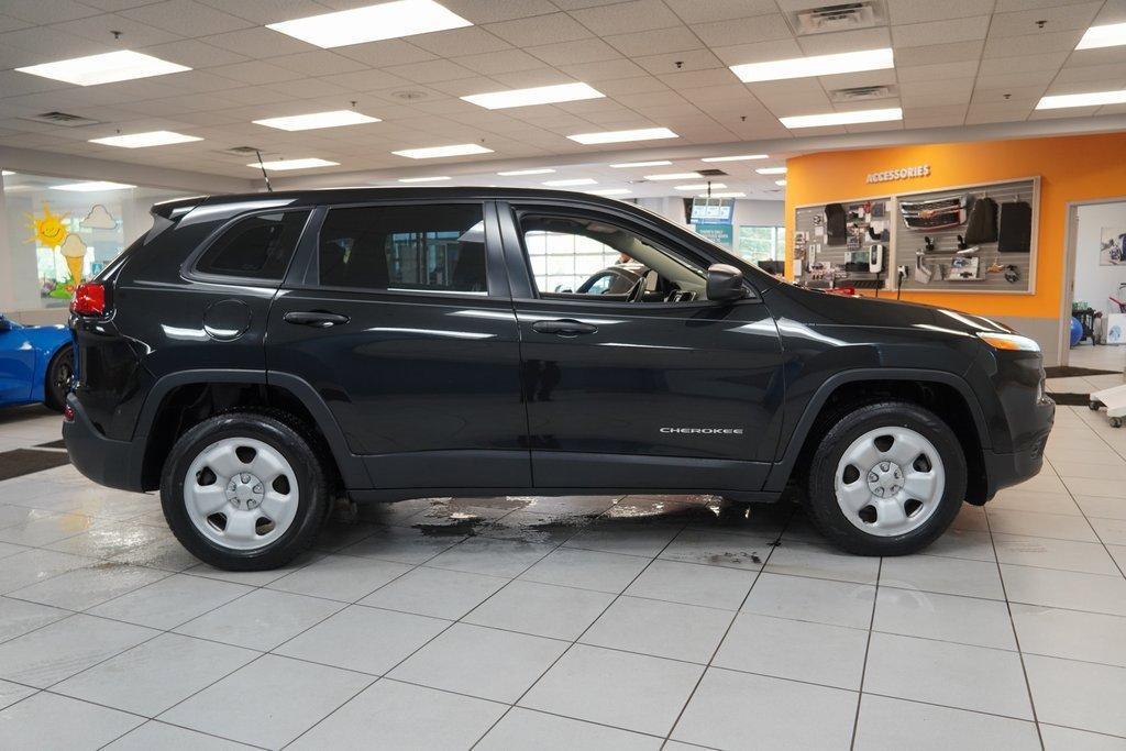 used 2016 Jeep Cherokee car, priced at $11,209