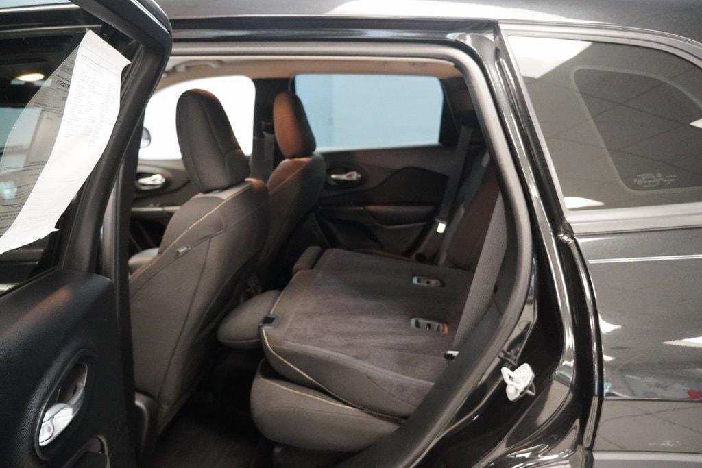 used 2016 Jeep Cherokee car, priced at $11,209