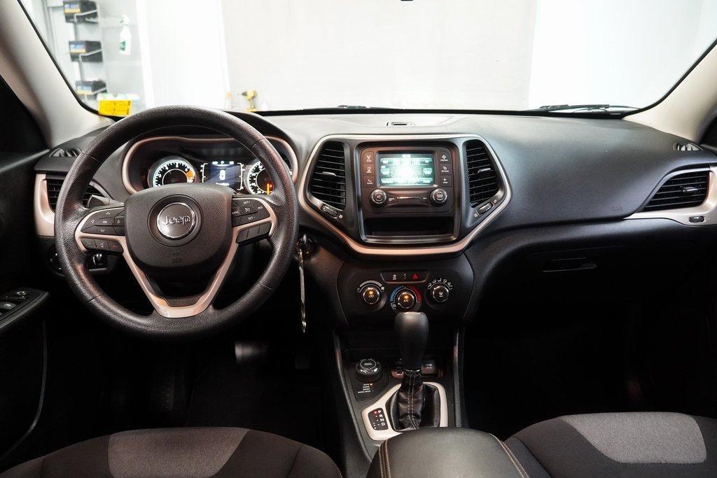 used 2016 Jeep Cherokee car, priced at $11,209