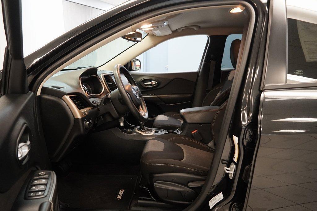 used 2016 Jeep Cherokee car, priced at $11,209