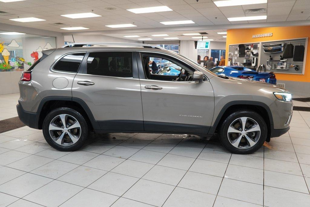 used 2019 Jeep Cherokee car, priced at $14,550