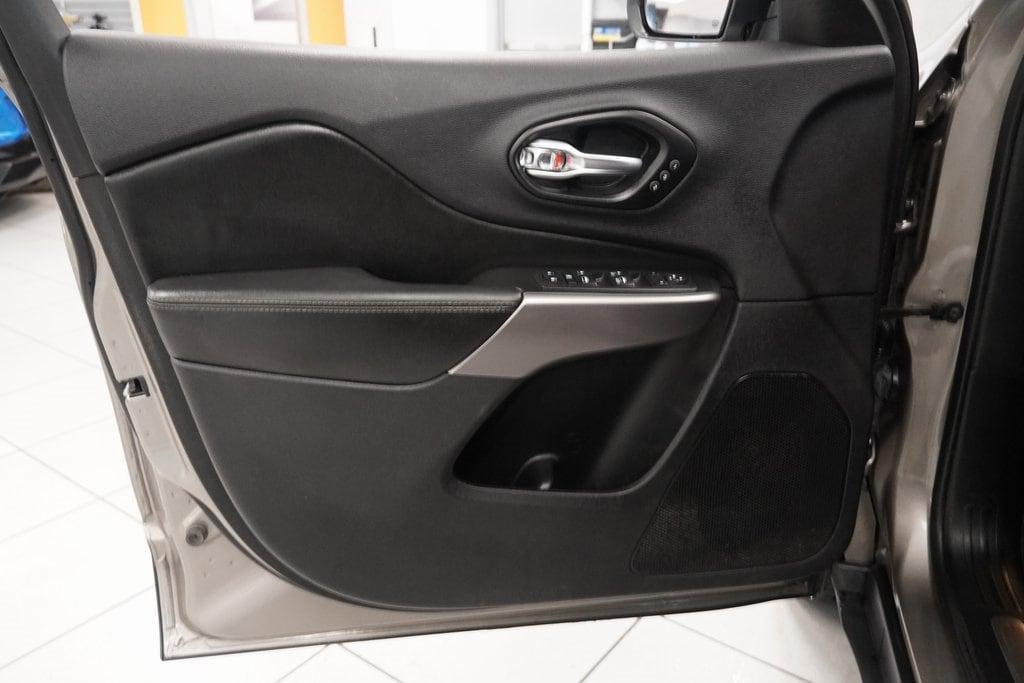 used 2019 Jeep Cherokee car, priced at $14,550