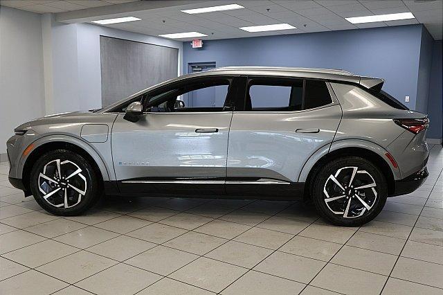 new 2025 Chevrolet Equinox EV car, priced at $37,999