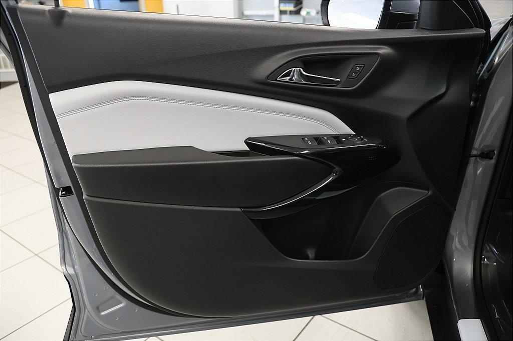 new 2025 Chevrolet Trax car, priced at $21,259