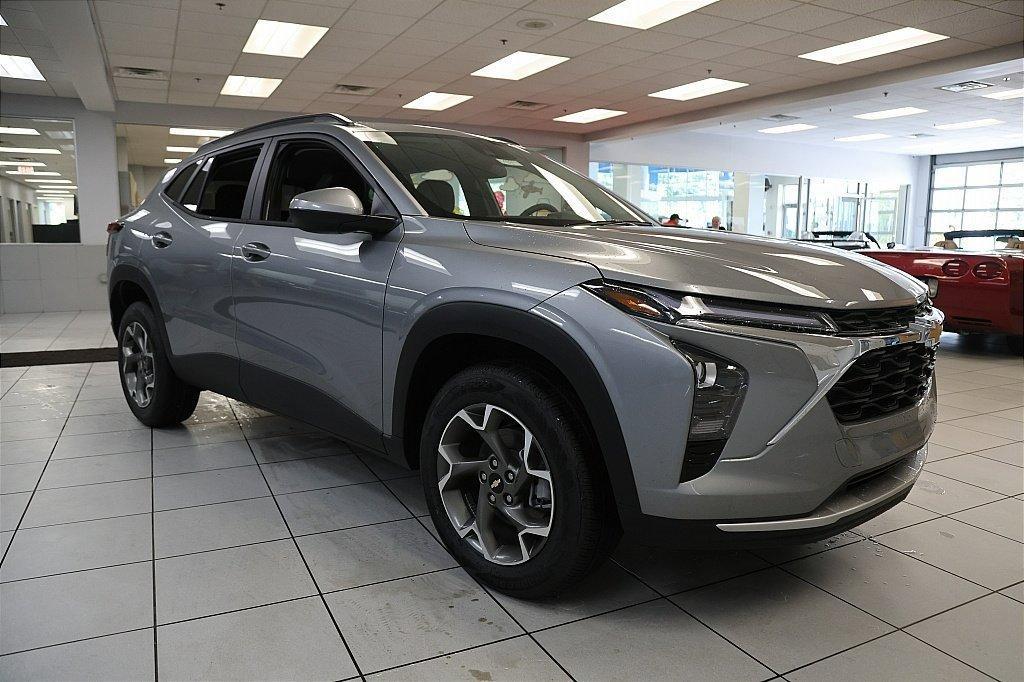 new 2025 Chevrolet Trax car, priced at $21,259