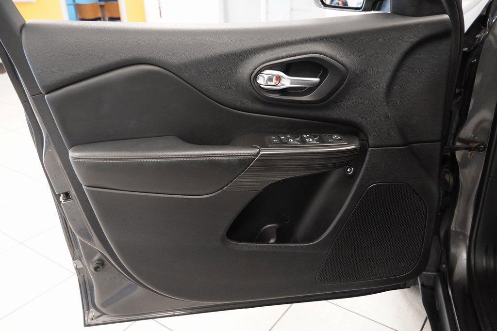 used 2014 Jeep Cherokee car, priced at $6,871