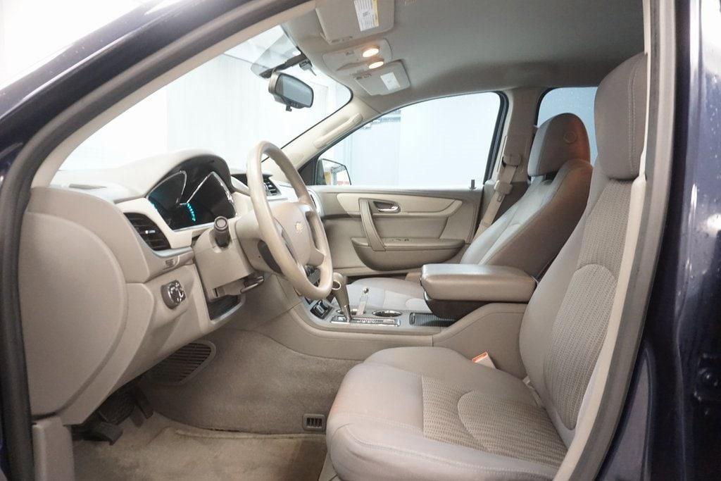 used 2015 Chevrolet Traverse car, priced at $4,995