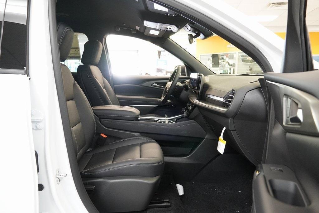 new 2025 Chevrolet Traverse car, priced at $41,099