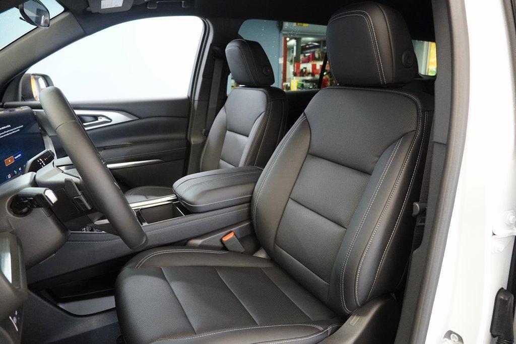 new 2025 Chevrolet Traverse car, priced at $41,099