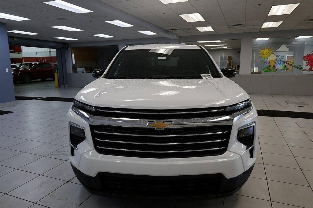 new 2026 Chevrolet Traverse car, priced at $43,101