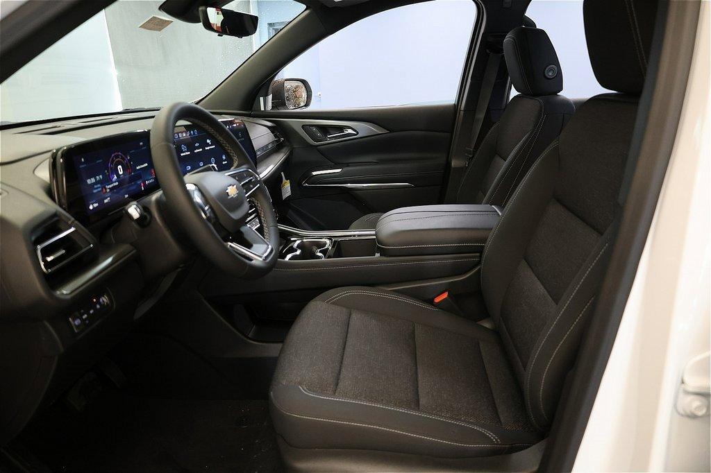 new 2026 Chevrolet Traverse car, priced at $43,101