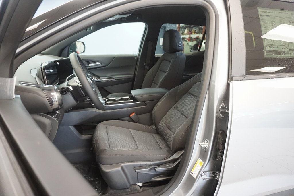 new 2025 Chevrolet Equinox car, priced at $30,995