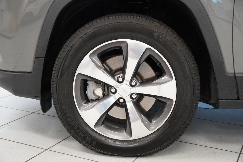 used 2020 Jeep Cherokee car, priced at $19,900