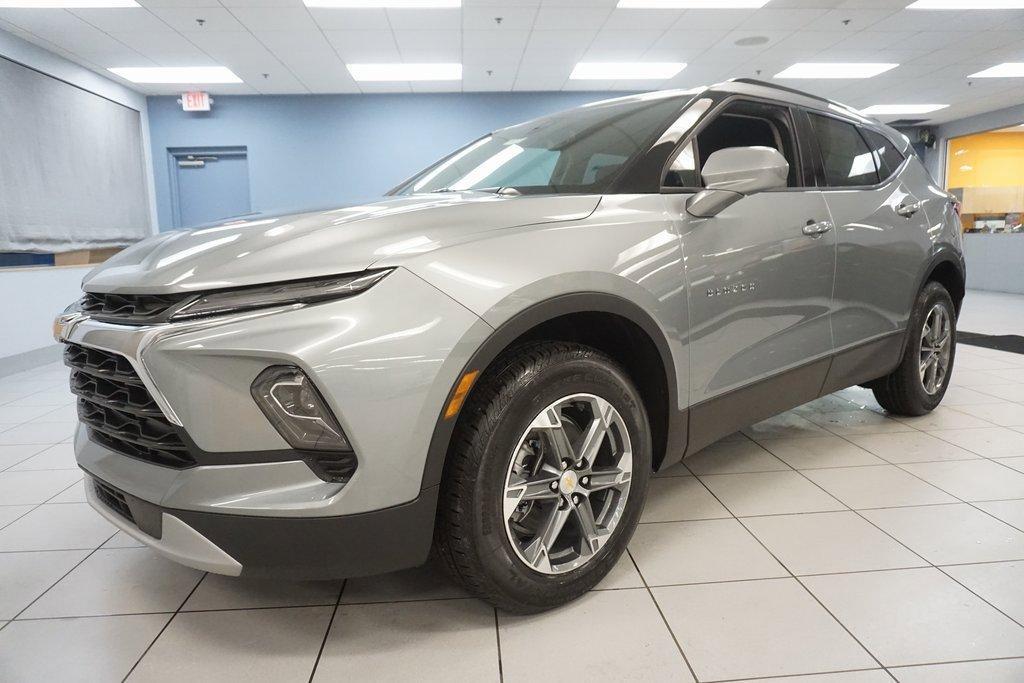 new 2025 Chevrolet Blazer car, priced at $36,301