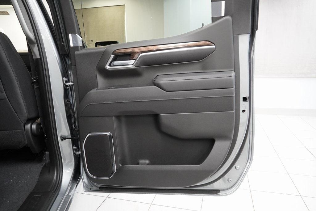 new 2025 Chevrolet Silverado 1500 car, priced at $40,295