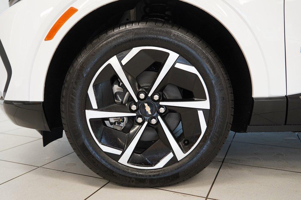 new 2025 Chevrolet Equinox EV car, priced at $33,590